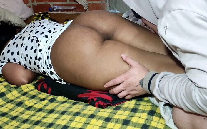 Brunnete Sofi: Hintli üvey kızımın götünü siktim