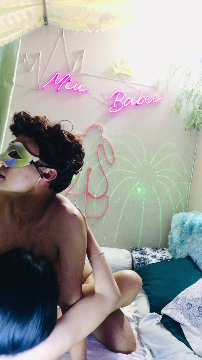 MiuBabee: Menina de Cingapura seduz seu amante