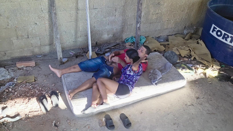 Bebes vagabundas: Lesbiana en la terraza