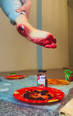 VikkiGeorgia: Food Foot Play