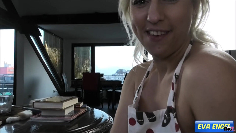 Eva Engel: Perverted Cleaning Lady. Jerked Out the Juice with Rubber Gloves