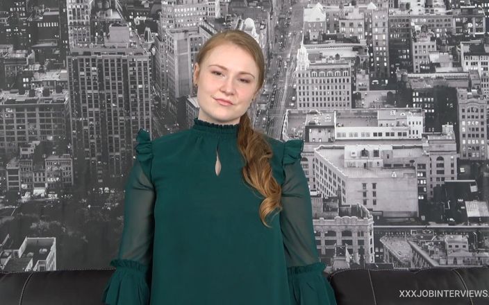 XXX Job Interviews: Nádherná zrzka jí creampie Ala Anal!