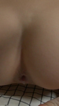 입과 엉덩이를 모두 가진 금발의 자지