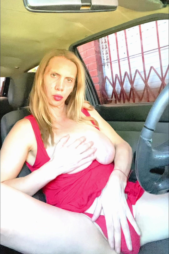 Devil_trans_sami: Tocándome un poco en el auto