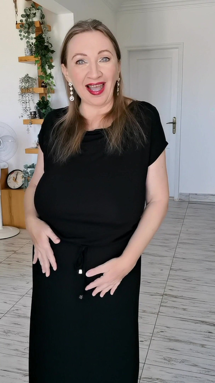 MariaOld: นมใหญ่ MILF ร้อนจัด ยั่วเย็ดในถุงน่องสีดำกับรองเท้าส้นสูง แล้วดูดควย