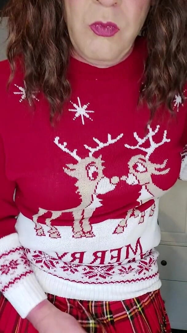 Juniperberi29: Christmas crossdressing fun