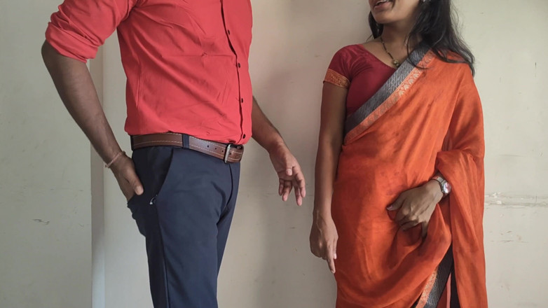 Mumbai Ashu: Une bhabhi desi travaillait quand son voisin est venu