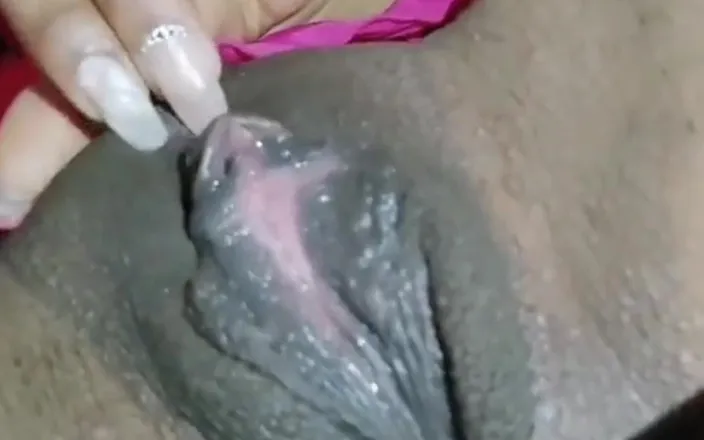 JuicyAfriqueen: Dildoqueen Masturbating