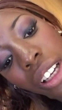 Interraciale gangbang voor een meisje dat haar kontgat als spermadump gaf