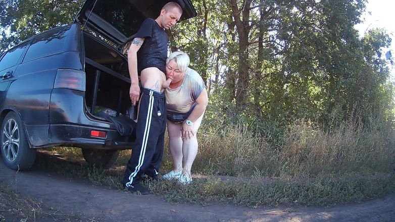 Zona901: W parku pieprzę moją teściową w jej cipce pieska, a...