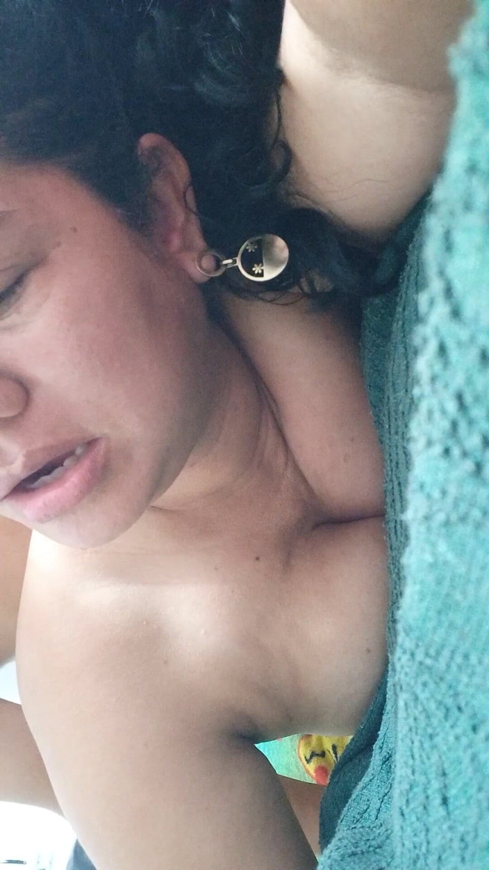 Valkyrie and Luigy Couple: 欲求不満な隣人がグリッドフィラーをいじりたいと言っている