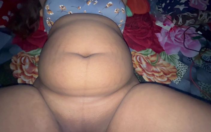 Milfyjean: La cognata è tornata a casa per farmi cadere!