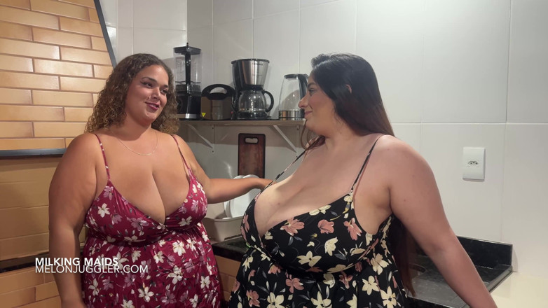 Melon Juggler: Las lecheros latinas Analua grandota y Julia Leite