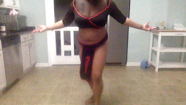 Veronikka Fierce: 이 흑누나 보지 밀프의 완벽한 승리 1부