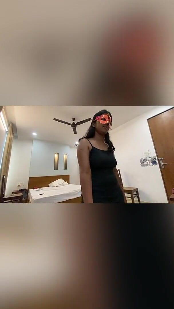 Pinkididi: Làm tình lãng mạn trong khách sạn trong khi chồng đi...
