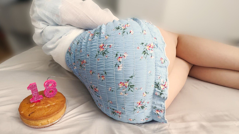 Misty Queen: J'ai 18 Ans Aujourd'hui Beau-père, Montre-moi Ce Que Ça Fait De Baiser,...