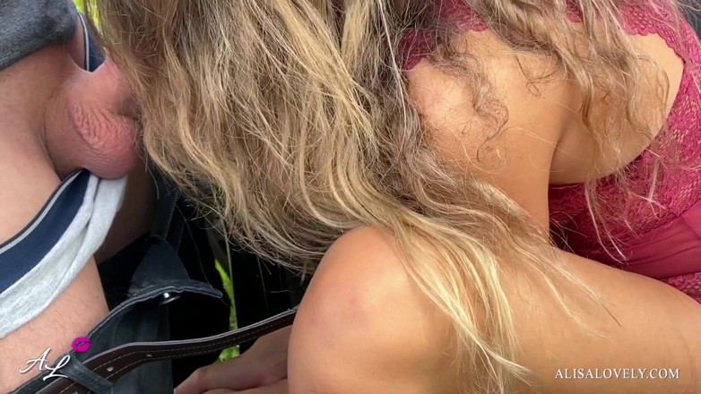 Alisa Lovely: Outdoor fuck in car in the parking lot and powerful...
