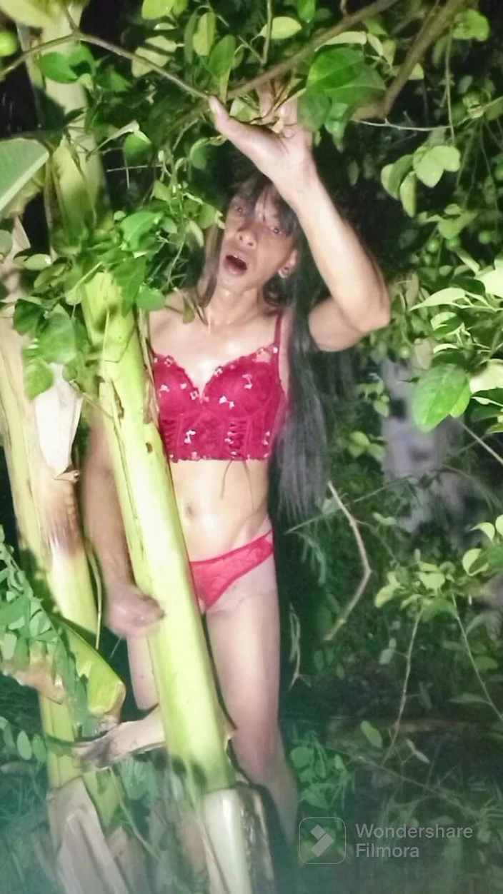 Menaiisd: I have sex with a banana tree (humiliation video).