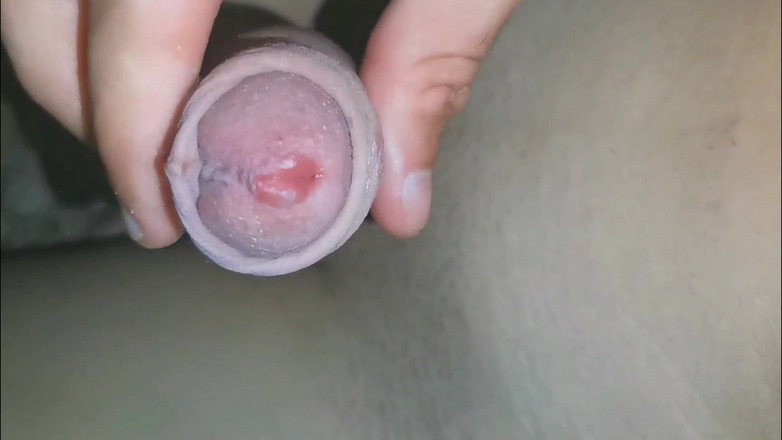 SEXY_GUYBEST: Un grande cazzo gonfio si indurisce al buio dopo l'allenamento...