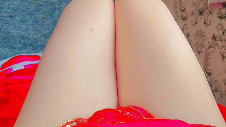 Kitty_Cross: Velká stehna bílá shemale s velkými přírodními kozami Sexy Hot...
