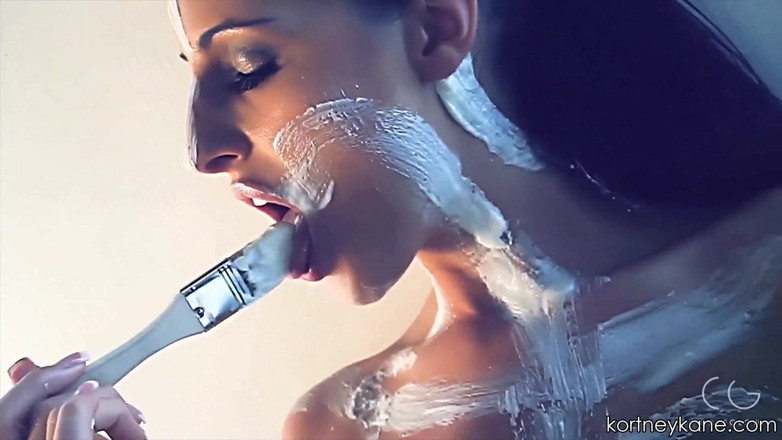 Kortney Kane: Strokes với Kortney Kane
