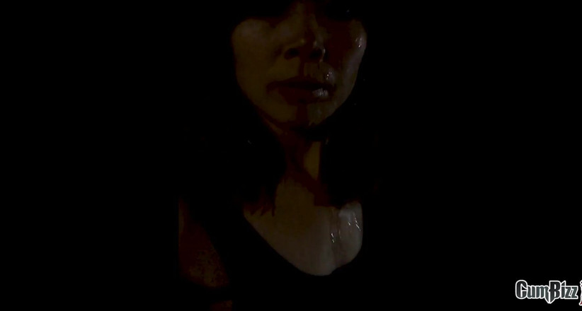 Cumbizz: 亚洲少女口交