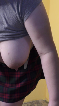 Dominante milf esposa faz uma punheta dominatrix para pau virgem e usa seu esperma como material de reprodução - Milky Mari