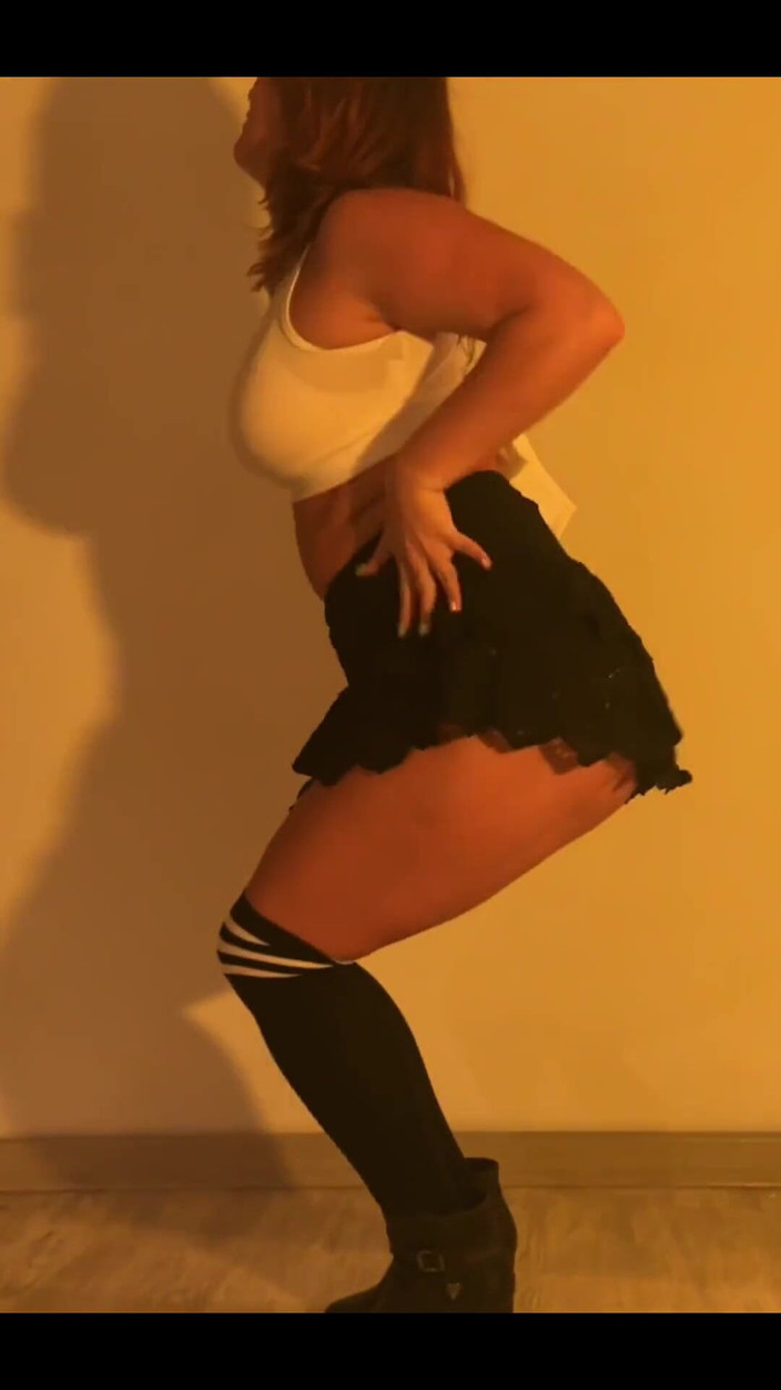 Fox Flame: Ein heißer striptease, um deinen langweiligen tag aufzuhellen