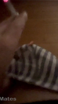 Chlapec našel vlastní video svého nevlastního otce o jeho měkkém ptákovi předčasné stříkání handsfree