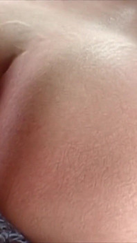 Dubbele knijp - hete blondine wordt kinky in haar eerste seksvideo