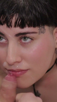 Argentigotica Curvy Gives the Best Blowjob to a Chilean