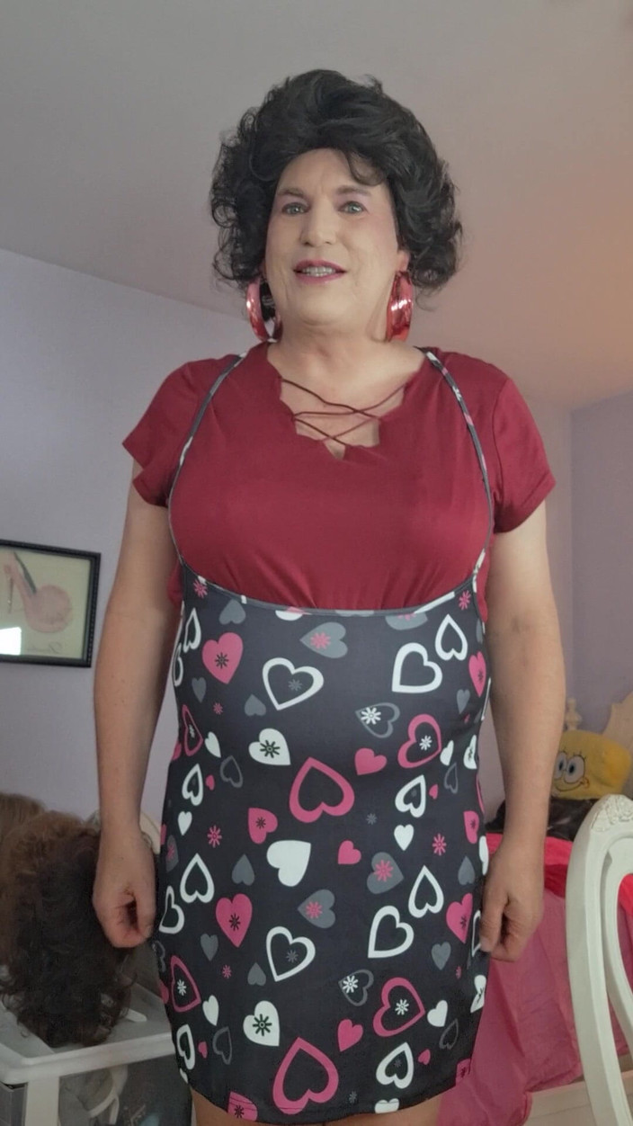 Victoria Lecherri: 我为爸爸和朋友做了一个现场内衣表演！
