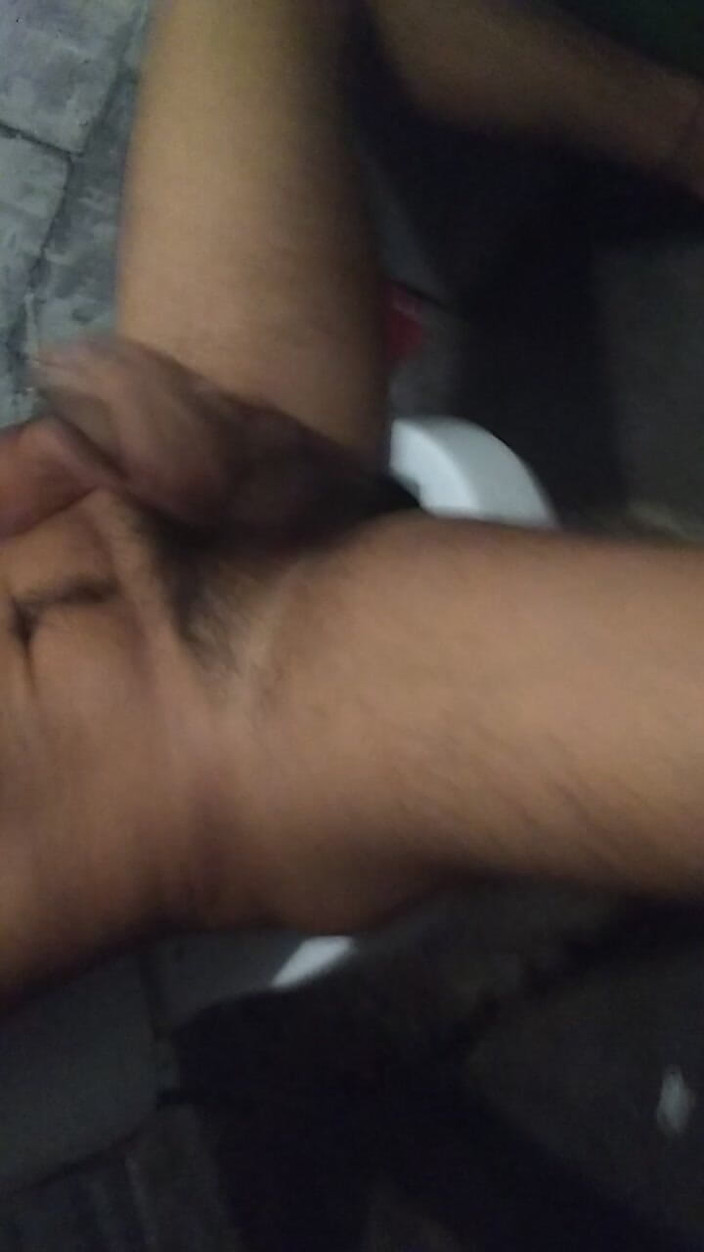AlexAlejandro13: 我的精液从我的阴茎尖射出来