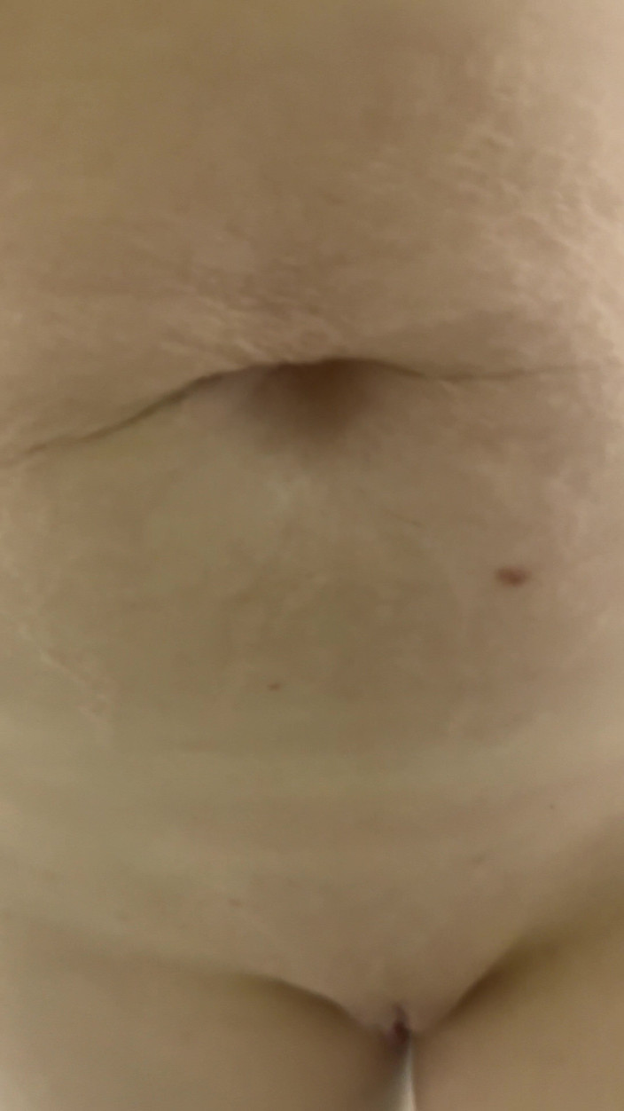 SweetLucy96: Я пісяю в склянку і мастурбую