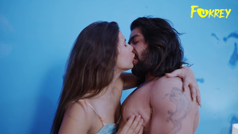 Triflicks: Un beau couple aime le sexe à la maison
