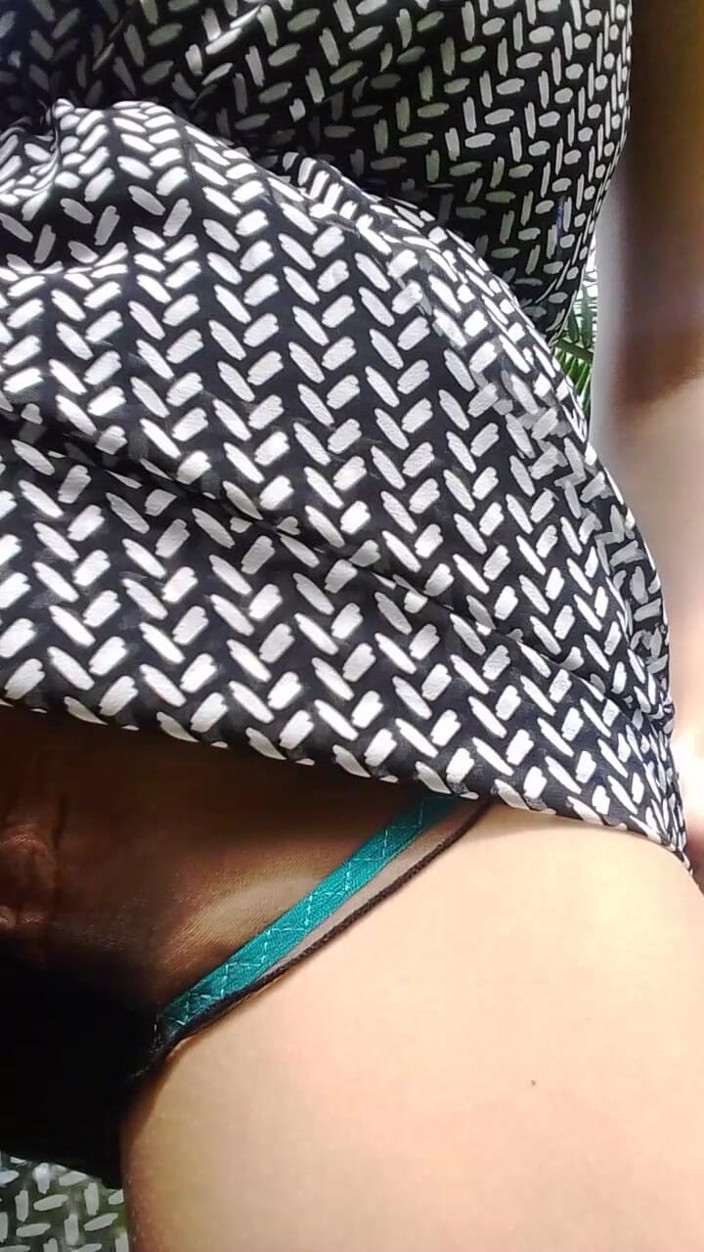 MissAnja_FH: Nouveau pipi en plein air dans ma culotte 1