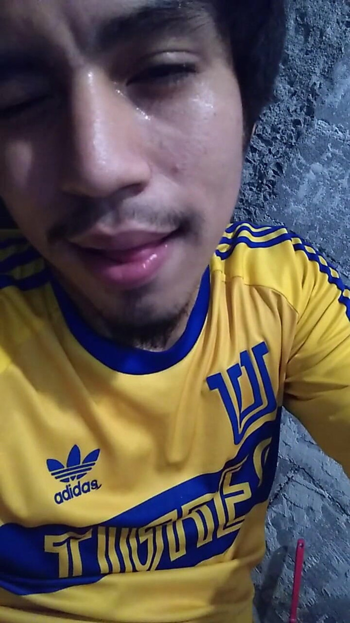 AlexAlejandro13: Tu aimes que je dépasse ma langue pour que tu...