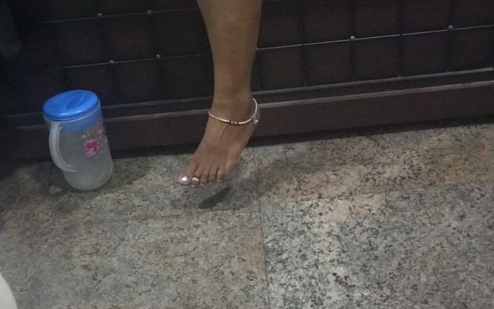 Tamil lesbian: Talk About Her Sex Work with Nude