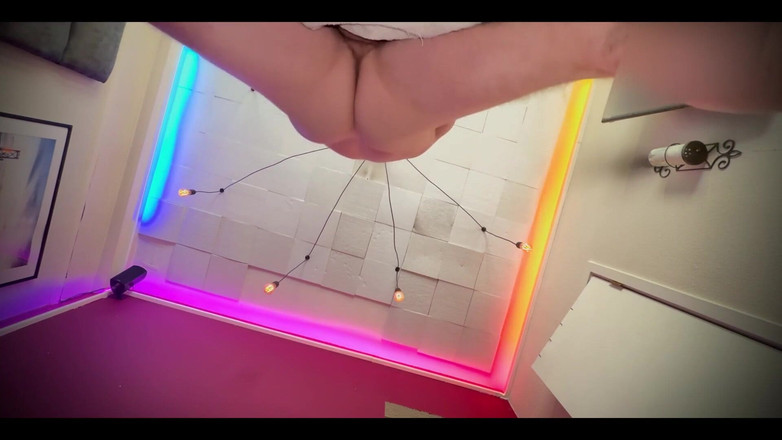 ScottyNaughty69: パパはあなたが下に横たわりながら、彼があなたにイくのを見守るのを待っています!