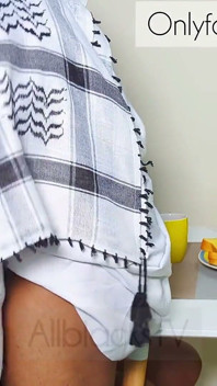 흑누나 슬릿 쪼이는, 두꺼운 자지가 야생으로 운전하고, 멈출 수 없는 사랑