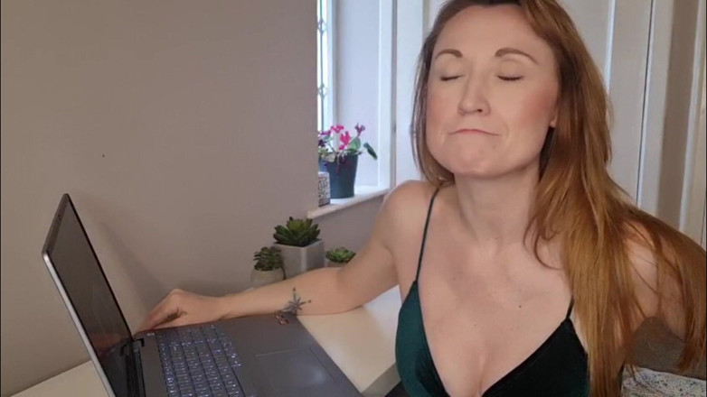 Lily kink: Гігантський бос змушує вас стискатися і принижувати вас