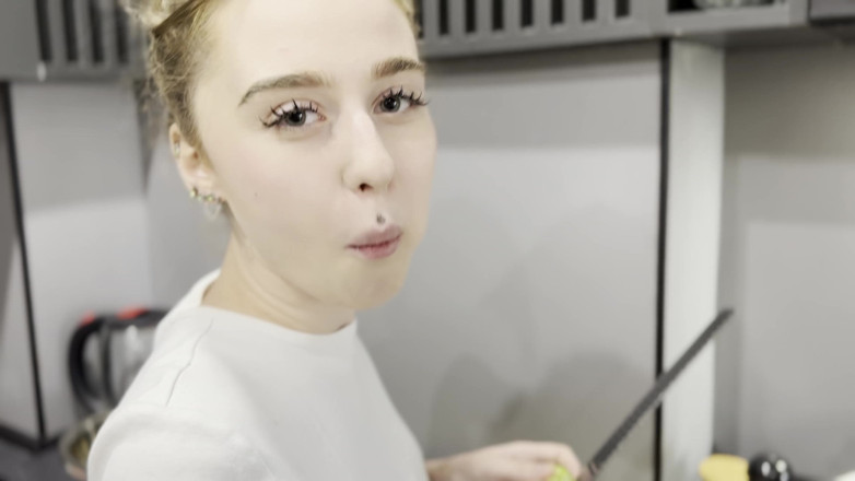 Zxlecya: POV Sloppy Blowjob and Juicy Kitchen Fuck