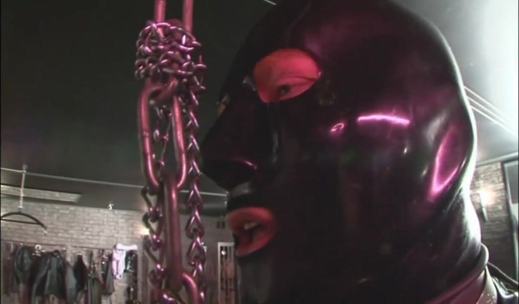 Absolute BDSM films - The original: 방독면에서 굴욕을 당하는 작은 페니스