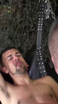 BREEDMERAW - Josh stone schluckt großen schwanz vor dem rohen ficken