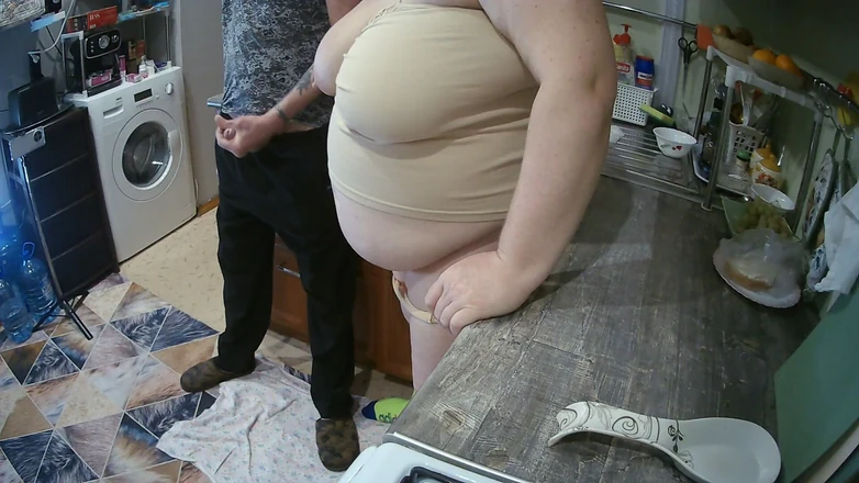 Zona901: Dick Jerking in the Kitchen and Hot Cum in Mother-in-law's...