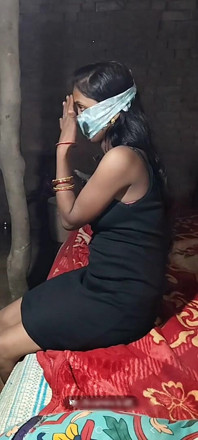 Bhabhi sex hindi audio a zároveň potěšuje zákazníky