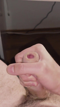 물이 질 때까지 내 자지를 자위해. 클로즈업 POV