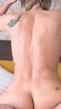 Kondomlös en slumpmässig knubbig kille