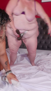 Sexe avec une latina sexy avec un gros ceinture rouge