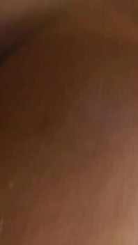 Sexy blonde transe mit dicken titten wird draußen bei einem date in den arsch gefickt